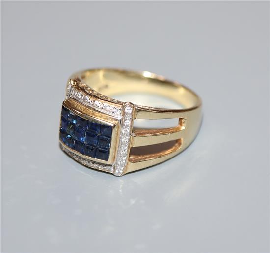 A 585 yellow metal, sapphire and diamond set cluster tablet ring, size P.